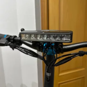 Obdržel jsem vodotěsnou cyklistickou světlo přední lampu od zákaznice P***a.
