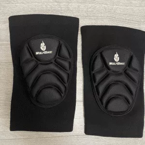 Obdržel jsem polstrované šortky na snowboarding s ochranou kolen od zákazníka T*****r.